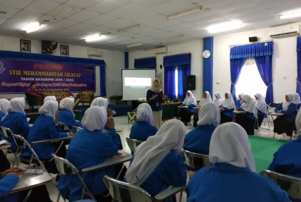 BNN Kabupaten Cilacap Sosialisasikan Bahaya Penyalahgunaan Narkoba pada Mahasiswa Baru STIE Muhammadiyah Cilacap