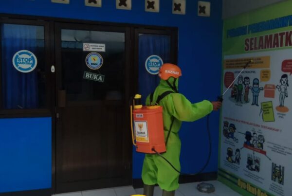 BNNK Cilacap bersama BASARNAS Cilacap melaksanakan penyemprotan disenfektan guna pencegahan Covid-19 BNNK Cilacap bersama BASARNAS Cilacap melaksanakan penyemprotan disenfektan guna pencegahan Covid-19