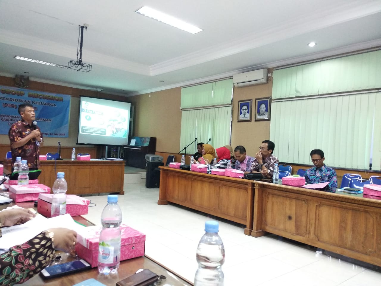 Koordinasi dengan Komunitas Persatuan Penggemar American Jeep Indonesia (PPAJI) Koordinasi dengan Komunitas Persatuan Penggemar American Jeep Indonesia (PPAJI)