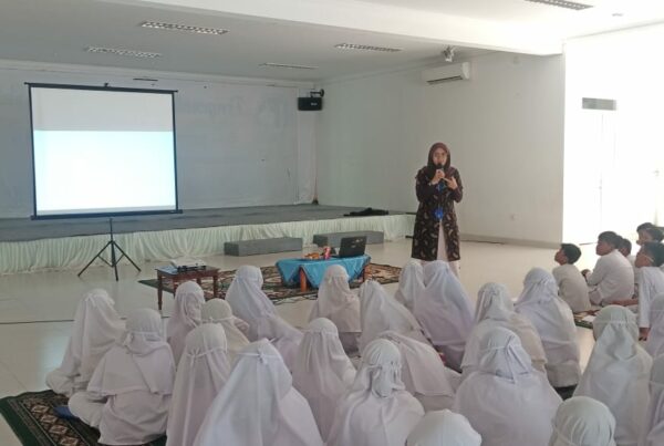 Sosialisasi P4GN pada Kegiatan Pencegahan Bahaya Rokok dan Narkoba bagi Insan manusia di SD Al Azhar Cilacap Sosialisasi P4GN pada Kegiatan Pencegahan Bahaya Rokok dan Narkoba bagi Insan manusia di SD Al Azhar Cilacap