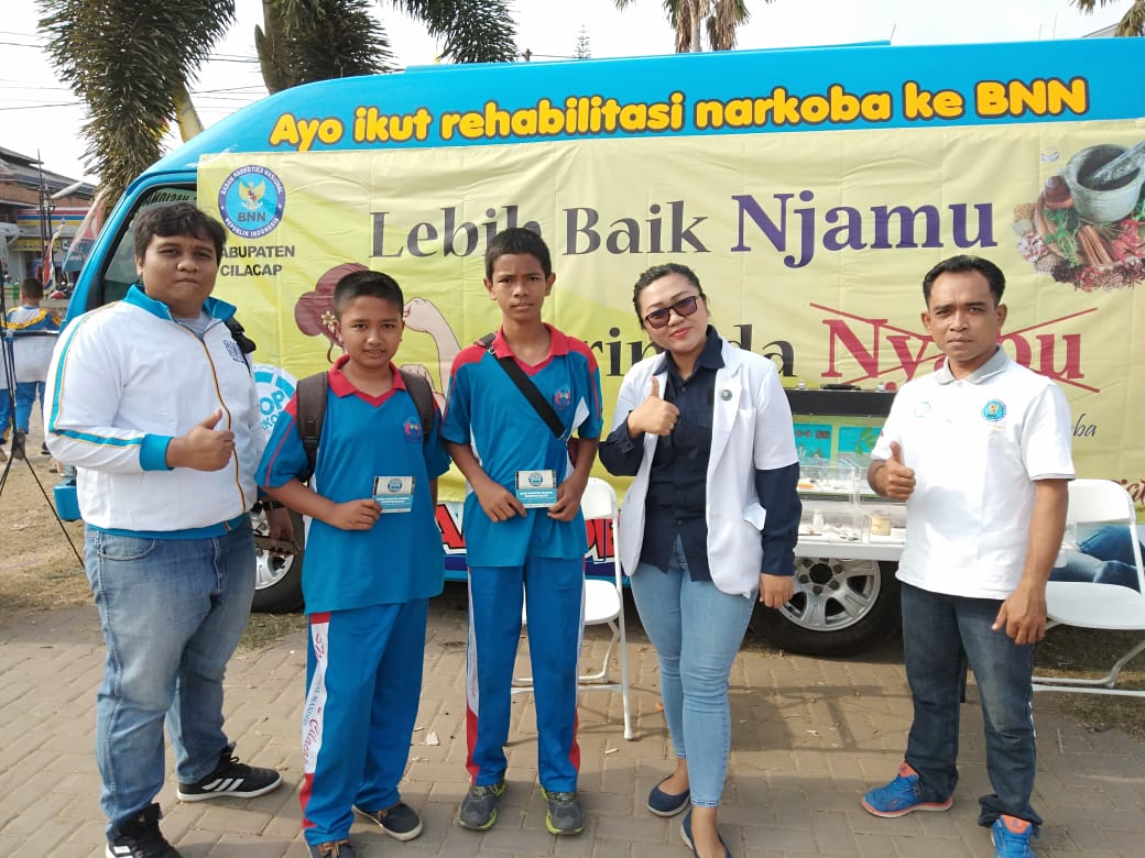 Lebih Baik Njamu daripada Nyabu Lebih Baik Njamu daripada Nyabu