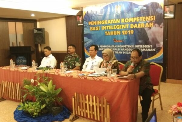 Kepala BNN Kabupaten Cilacap berbagi ilmu Intelijen kepada Perangkat Desa / Kelurahan