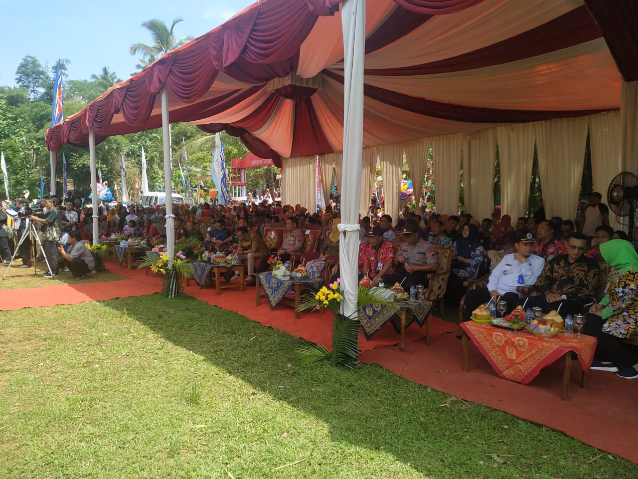 Launching Desa Bersinar Terang di Desa Karangkemiri Launching Desa Bersinar Terang di Desa Karangkemiri