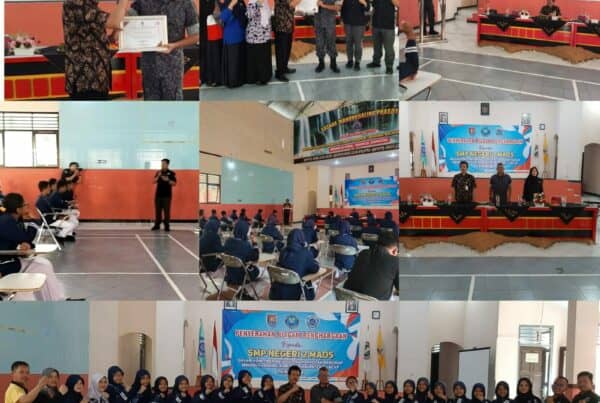 Penyerahan Piagam Penghargaan Kepada SMP N 2 Maos atas Komitmen Mewujudkan Sekolah Bersinar (Bersih Narkoba)