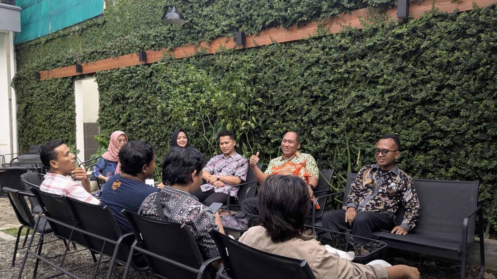 Kepala BNN Kabupaten Cilacap Gelar Audiensi dengan Insan Media Kepala BNN Kabupaten Cilacap Gelar Audiensi dengan Insan Media