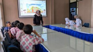 Edukasi Bahaya Narkoba SD IT Buah Hati Cilacap melalui “Sedina Karo BNN”