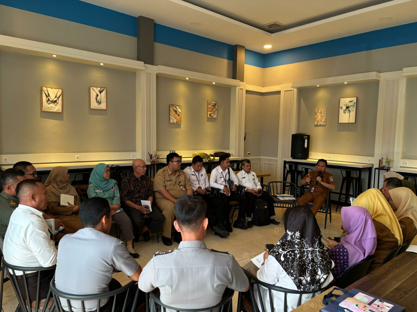 Diskusi Stakeholder Mengenai Penanganan Anak Penyalah Guna Miras dan NAPZA di Kabupaten Cilacap Diskusi Stakeholder Mengenai Penanganan Anak Penyalah Guna Miras dan NAPZA di Kabupaten Cilacap